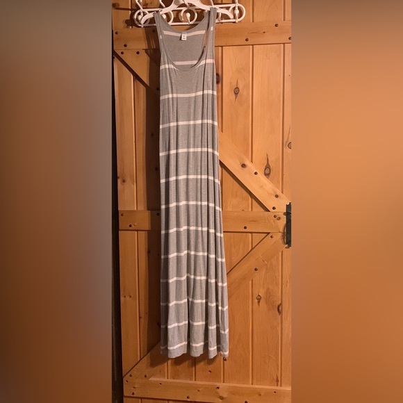 Old Navy Knit Tank Maxi Dress grey stripe Size Small - Picture 1 of 9